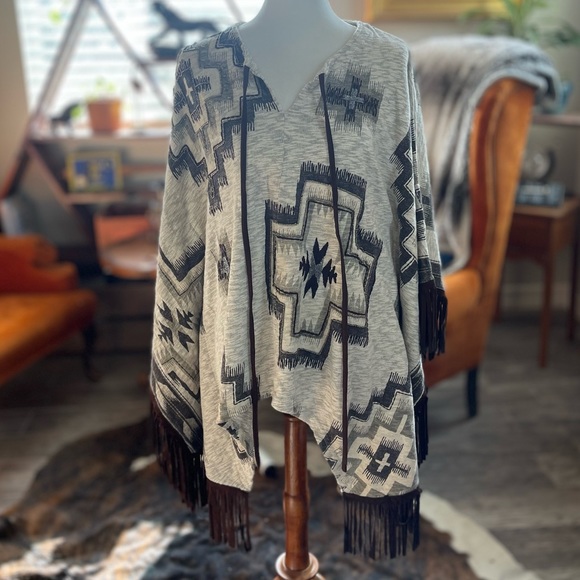 NWOT Double D. Ranch Fringe western Poncho - Picture 1 of 9